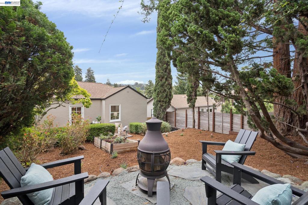 637 Boulevard Way Property Photo 36