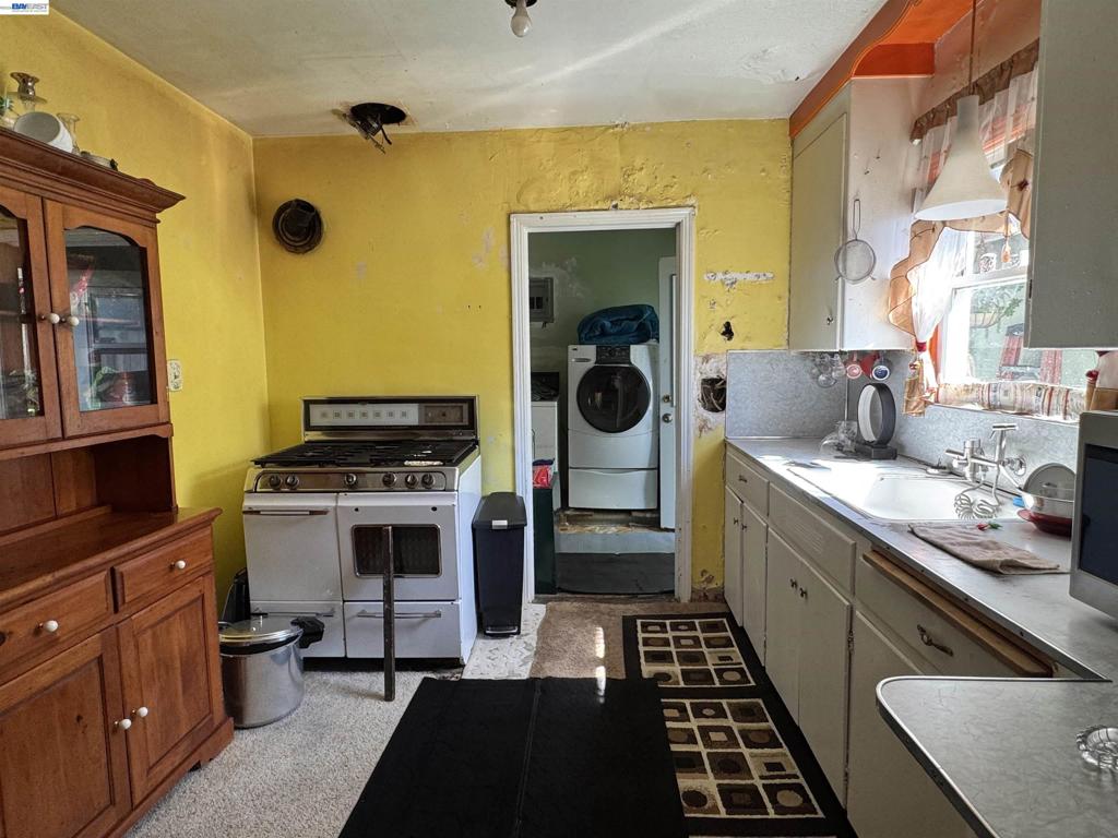 2120 Sol Property Photo 5