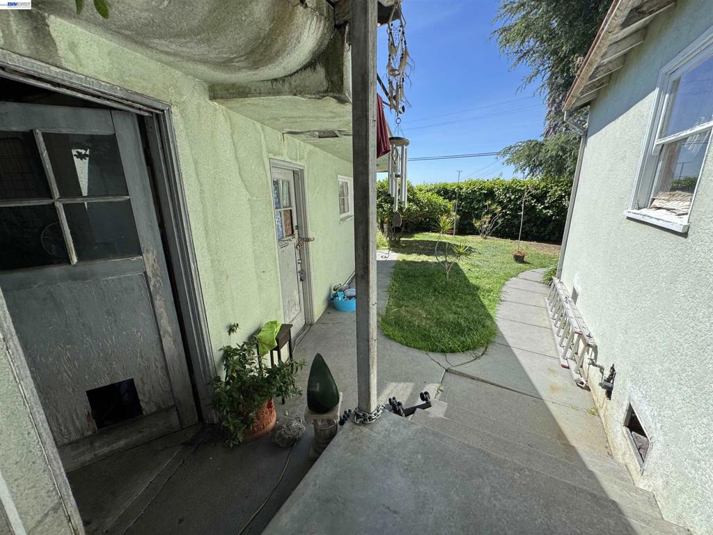 2120 Sol Property Photo 13