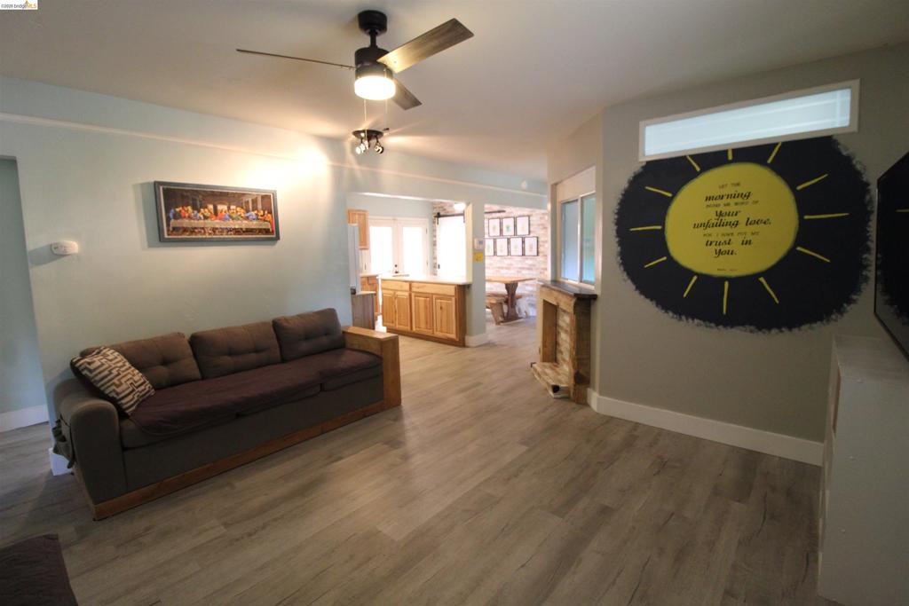 600 Woods Creek Dr Property Photo 15