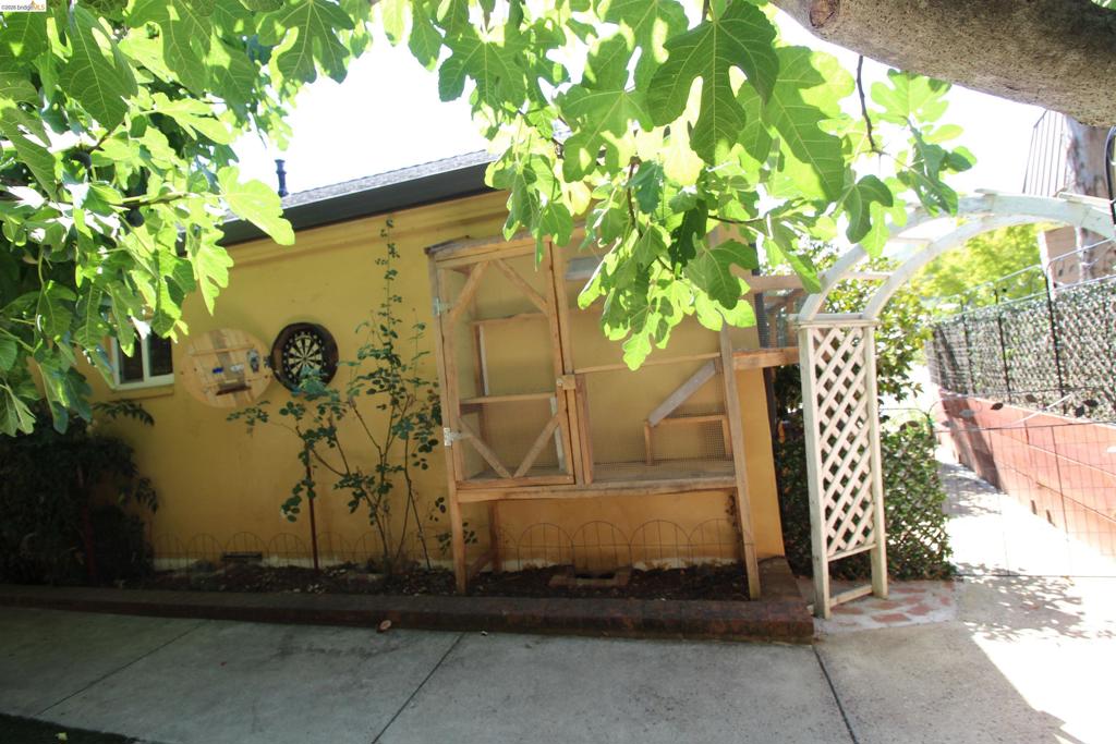 600 Woods Creek Dr Property Photo 40