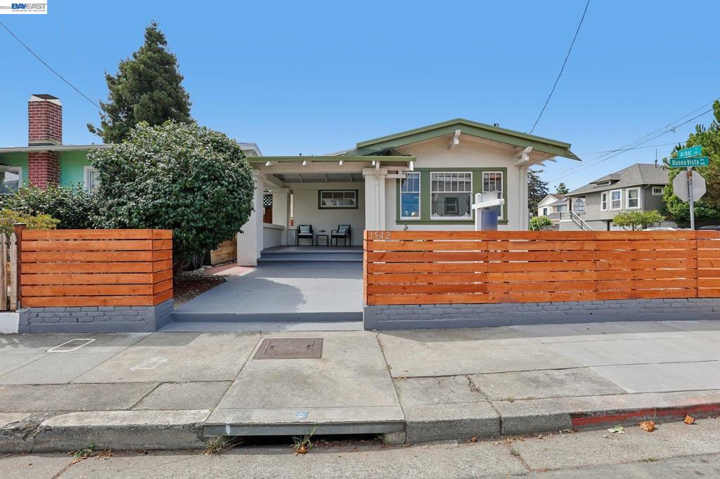 1542 Buena Vista Ave Property Photo 1
