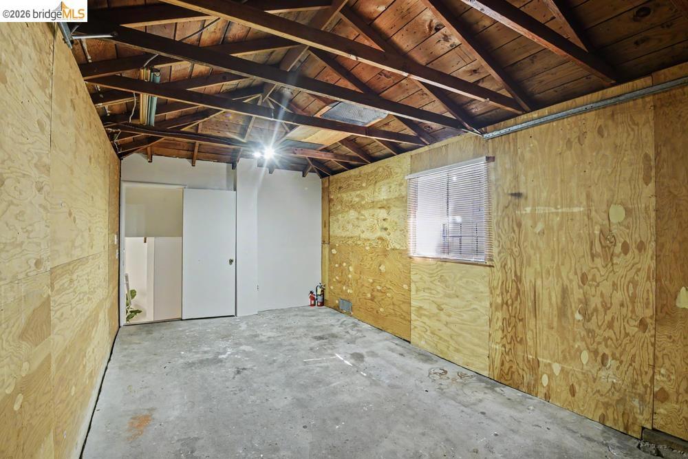 6138 Oakdale Property Photo 56