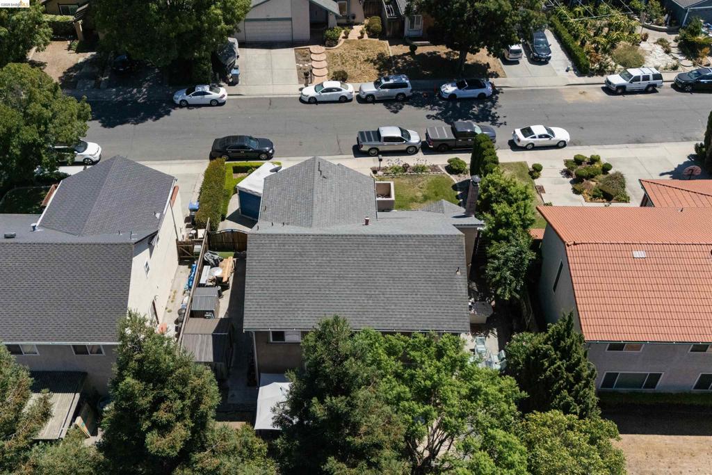 147 Sweetberry Ct. Property Photo 3
