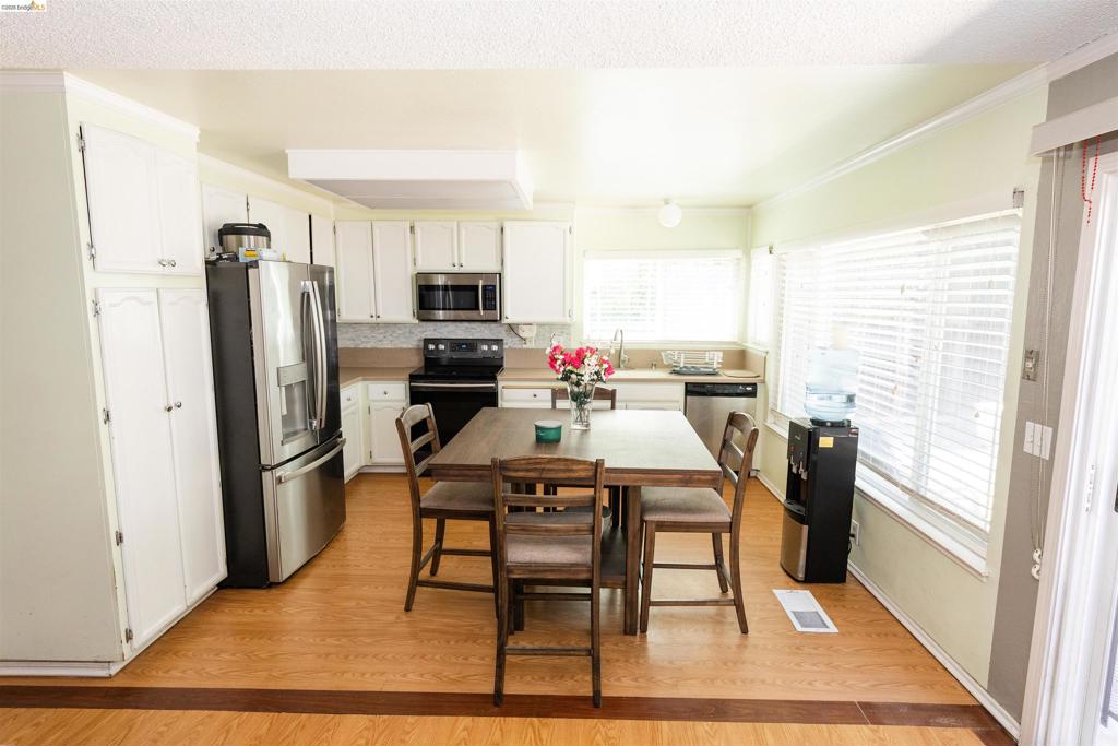 147 Sweetberry Ct. Property Photo 10