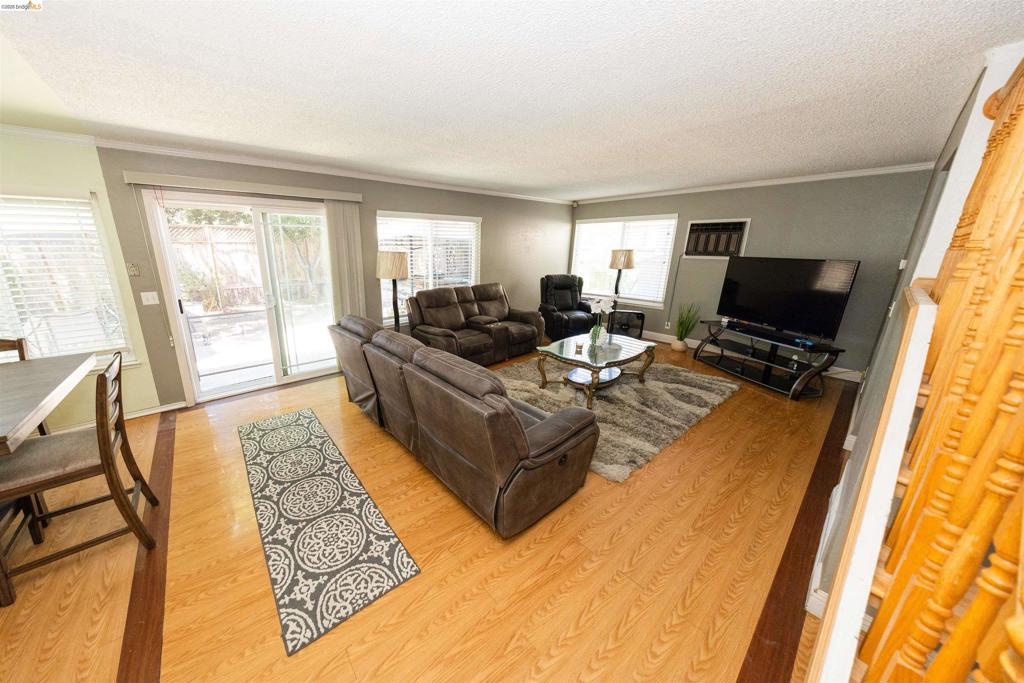 147 Sweetberry Ct. Property Photo 13