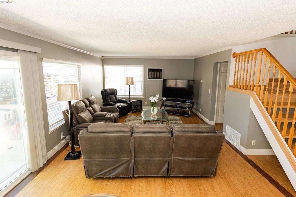 147 Sweetberry Ct. Property Photo 15
