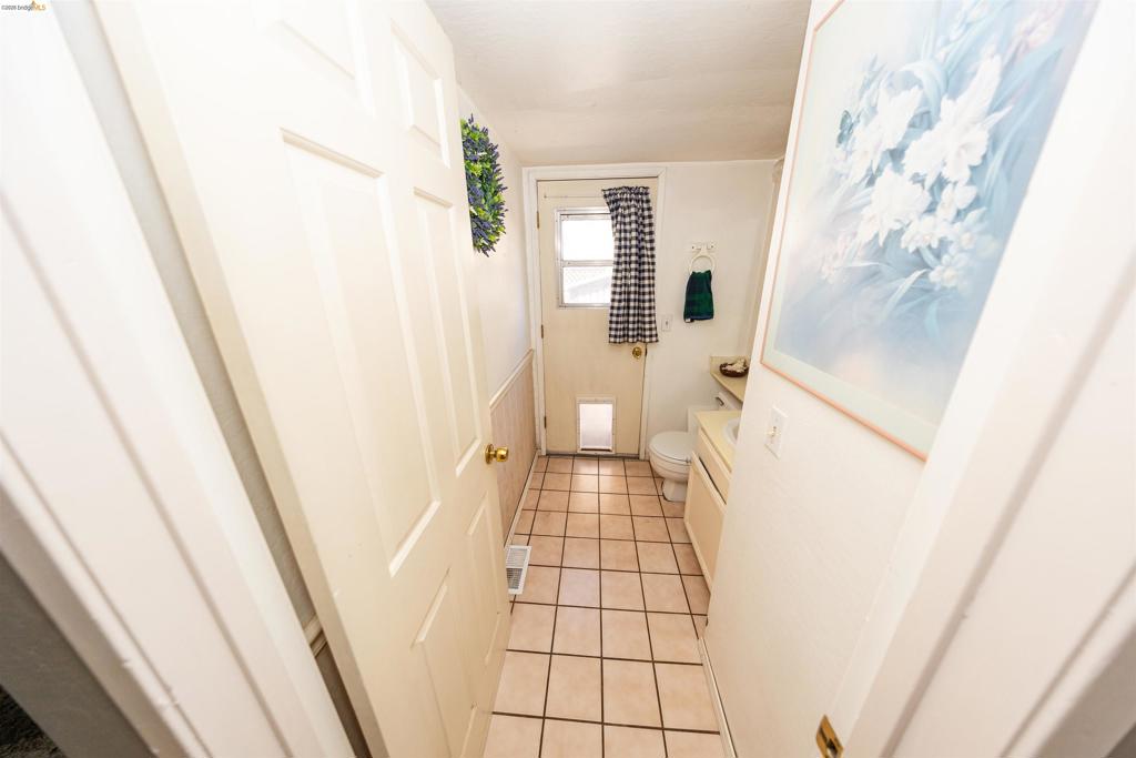 147 Sweetberry Ct. Property Photo 26