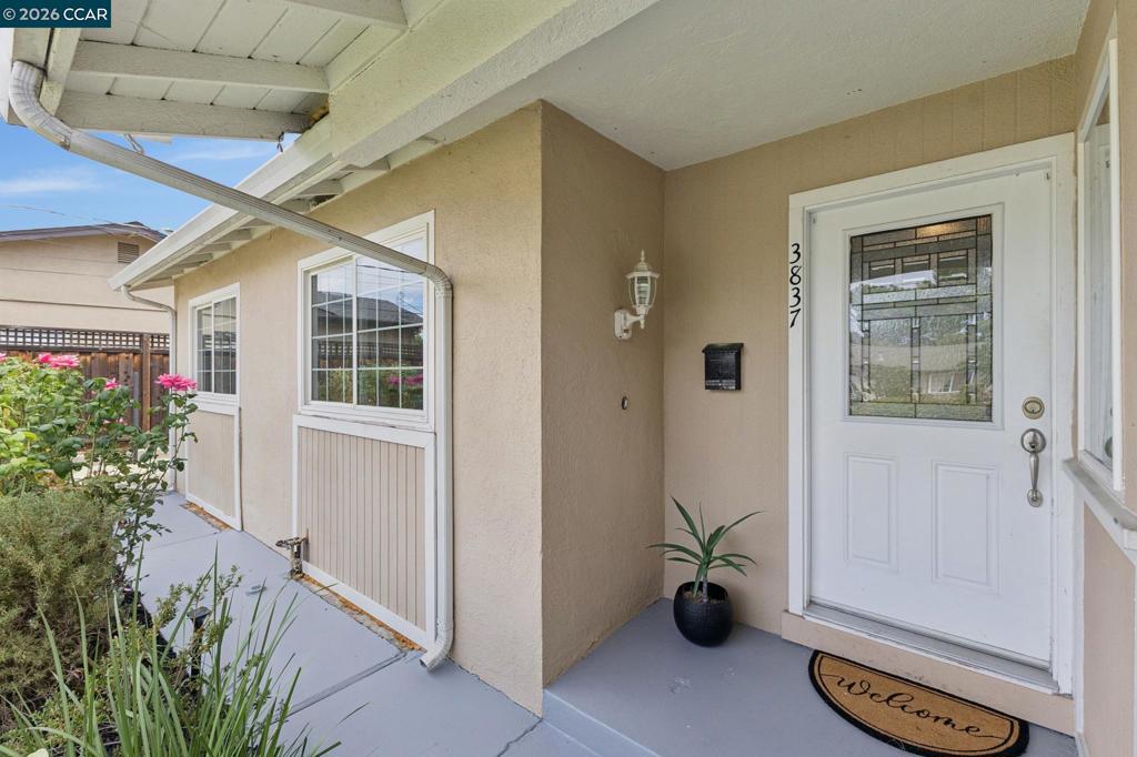 3837 Bayview Cir Property Photo 5