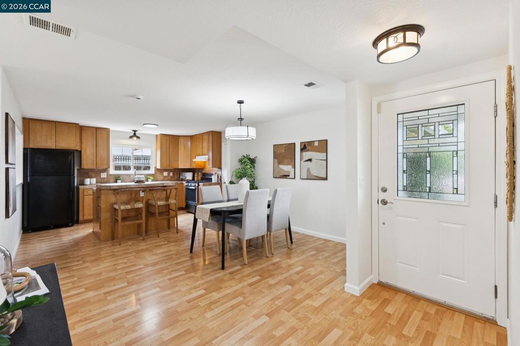 3837 Bayview Cir Property Photo 6