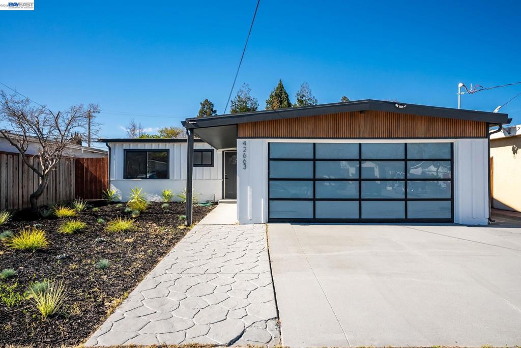 42663 Hamilton Way Property Photo 1