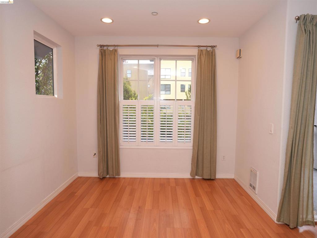 1121 40th Street 4202 Property Photo 5