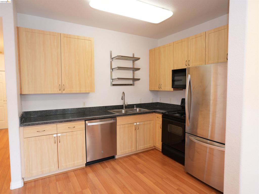 1121 40th Street 4202 Property Photo 7
