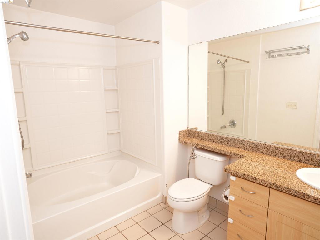 1121 40th Street 4202 Property Photo 8