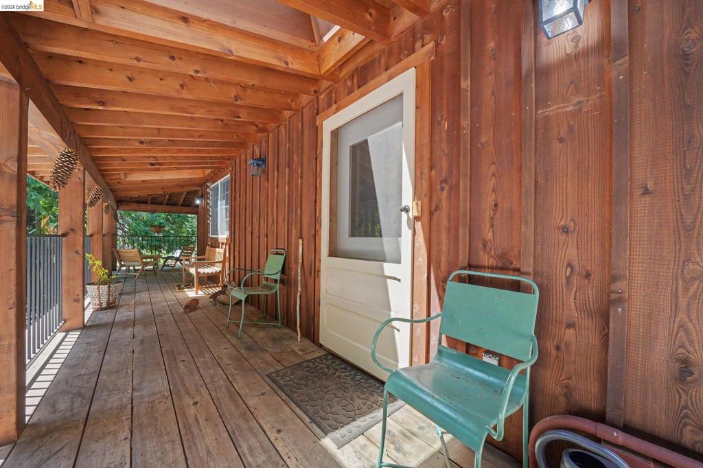 2495 Hangtree Trail Property Photo 4