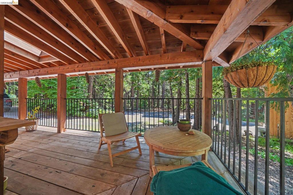 2495 Hangtree Trail Property Photo 5
