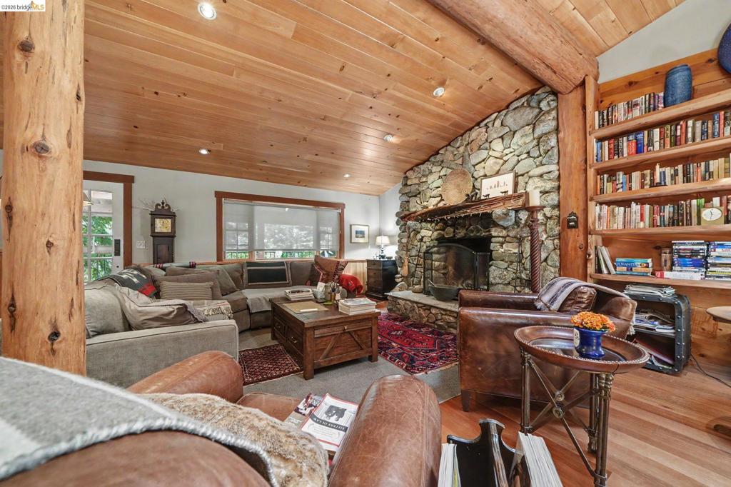 2495 Hangtree Trail Property Photo 15