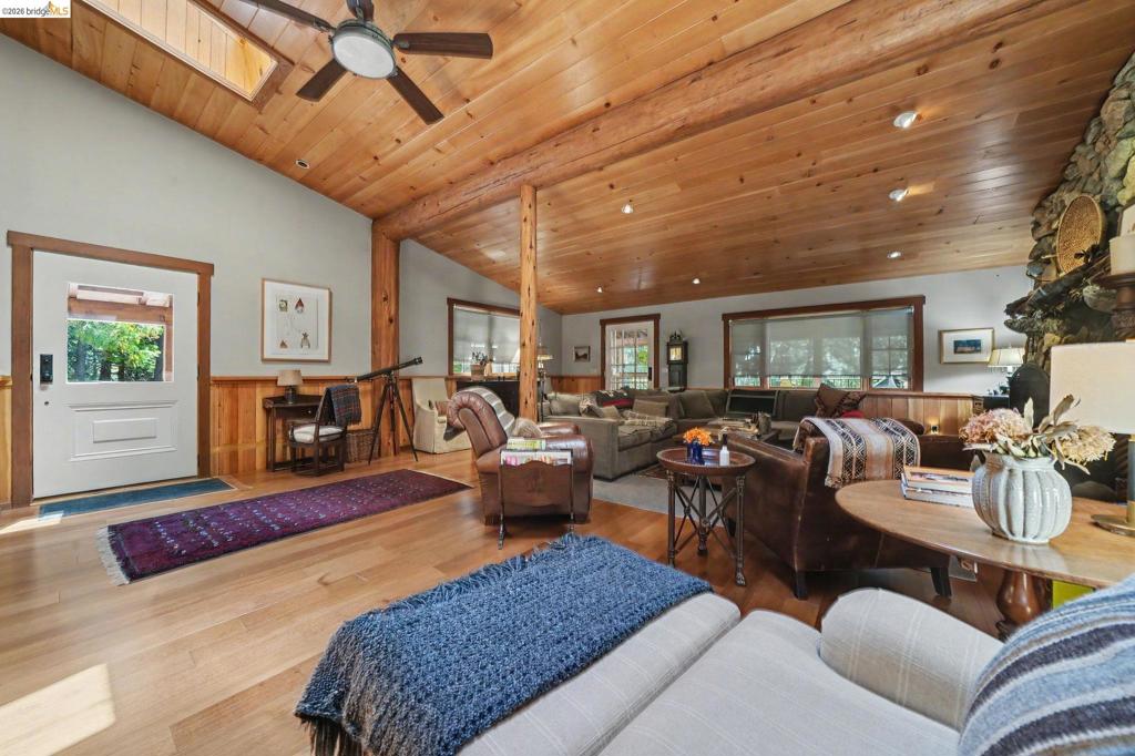 2495 Hangtree Trail Property Photo 16