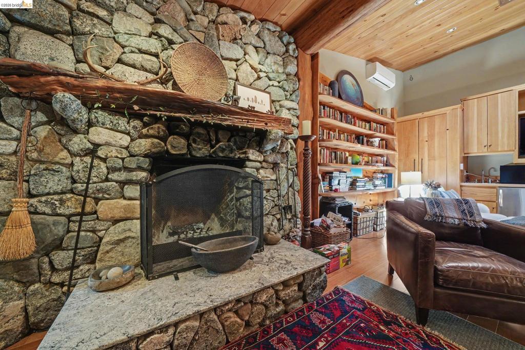2495 Hangtree Trail Property Photo 19