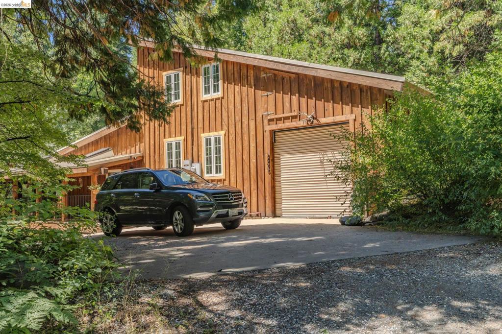 2495 Hangtree Trail Property Photo 40