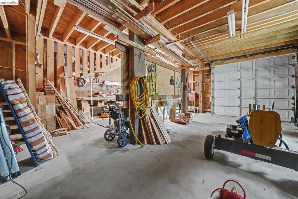 2495 Hangtree Trail Property Photo 42
