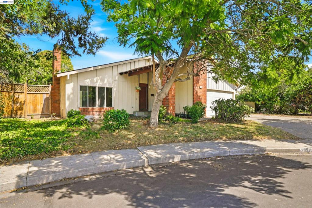35278 Cornwall Pl Property Photo 2