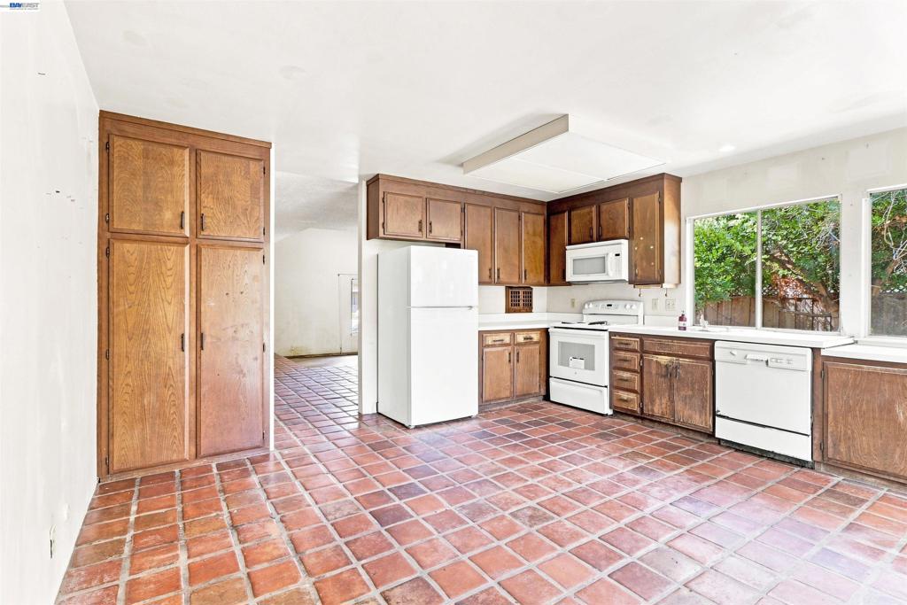 35278 Cornwall Pl Property Photo 7