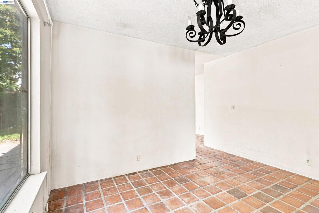 35278 Cornwall Pl Property Photo 9