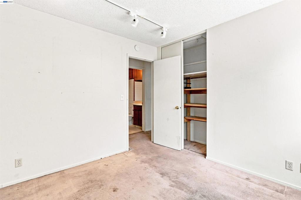 35278 Cornwall Pl Property Photo 17