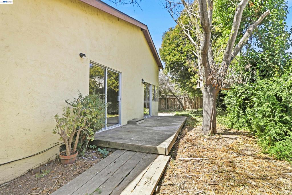 35278 Cornwall Pl Property Photo 23