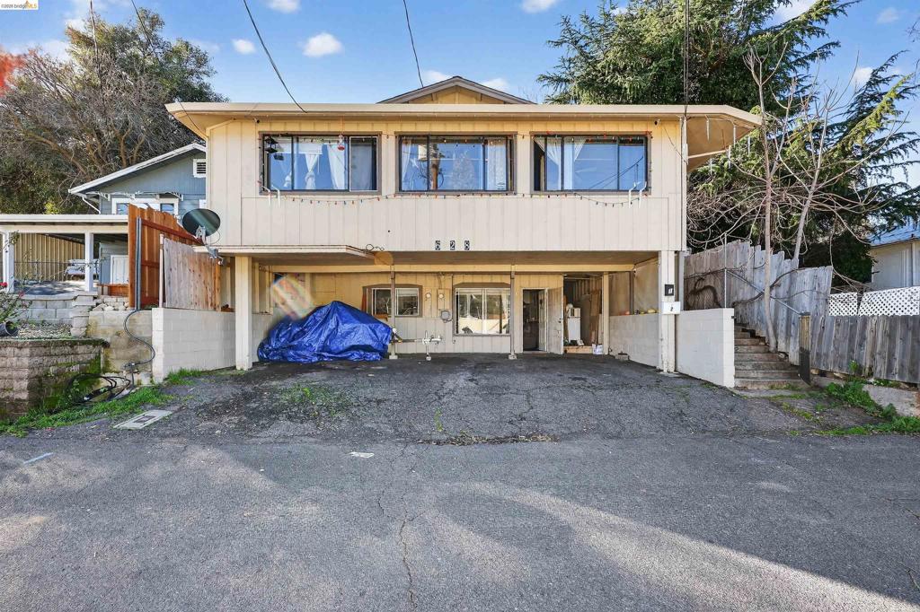 628 Olive Street Property Photo 1