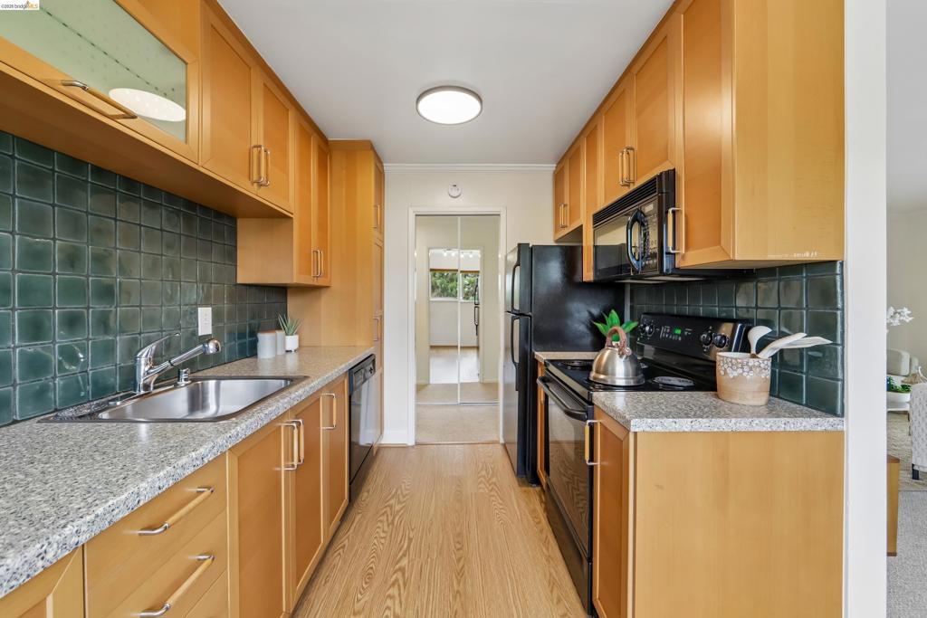 321 Warwick Ave 303 Property Photo 16