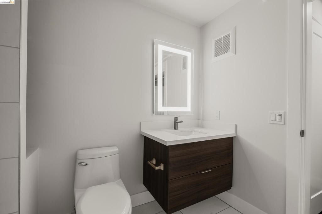 901 Jefferson St. 108 Property Photo 14