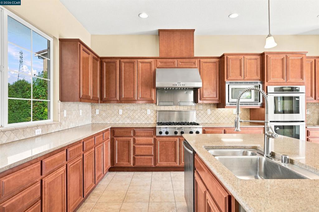 5193 Crystyl Ranch Drive Property Photo 11