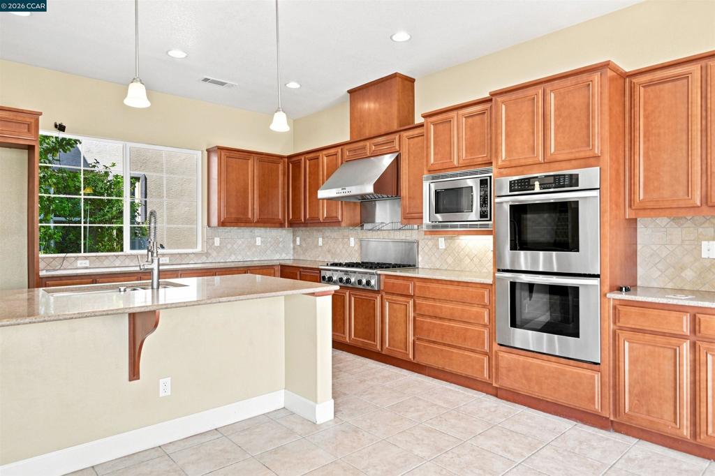 5193 Crystyl Ranch Drive Property Photo 12
