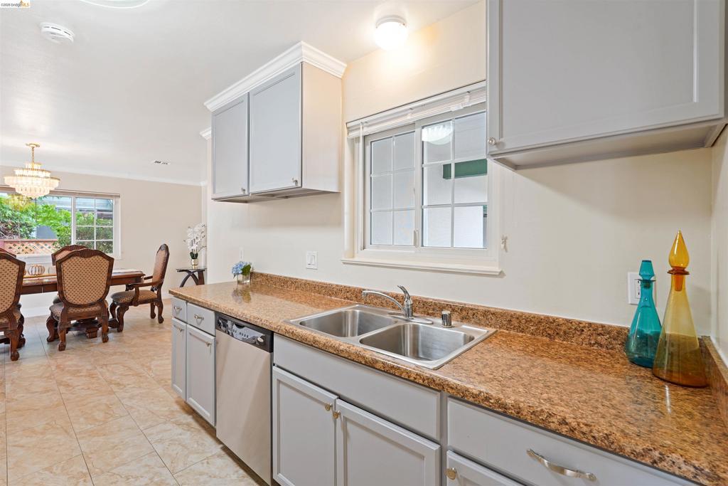 53 Marshall Way Property Photo 22