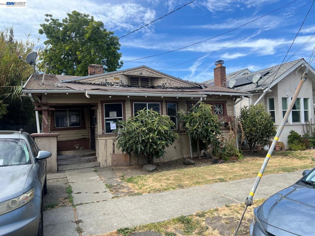6225 Tevis St Property Photo 1