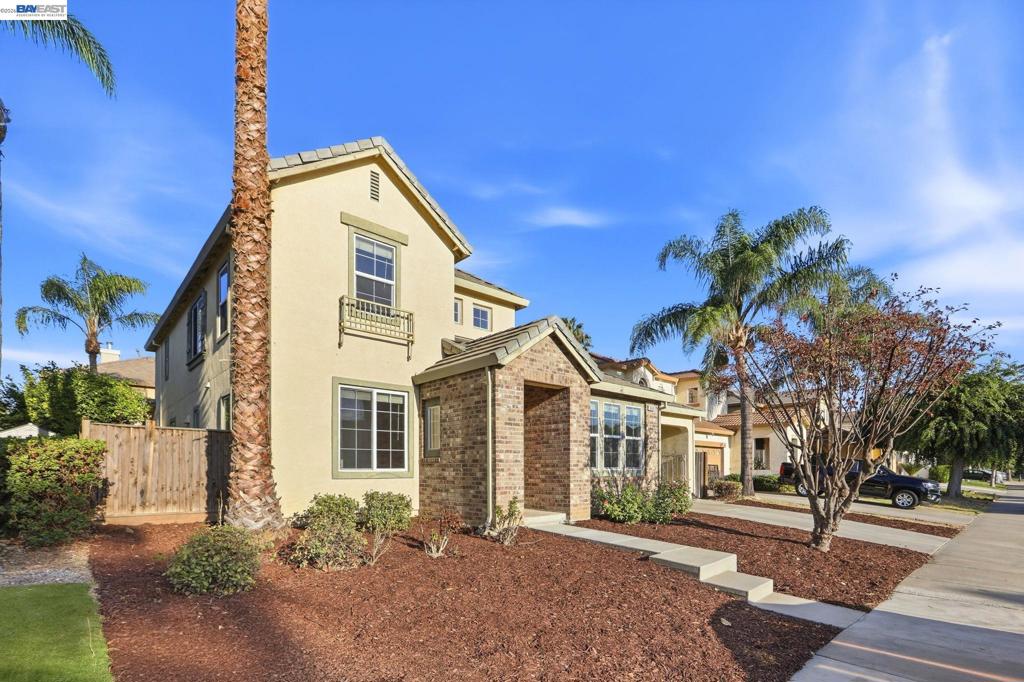 565 Presidio Pl Property Photo 4