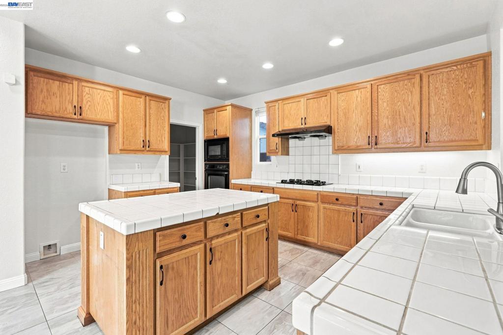565 Presidio Pl Property Photo 14