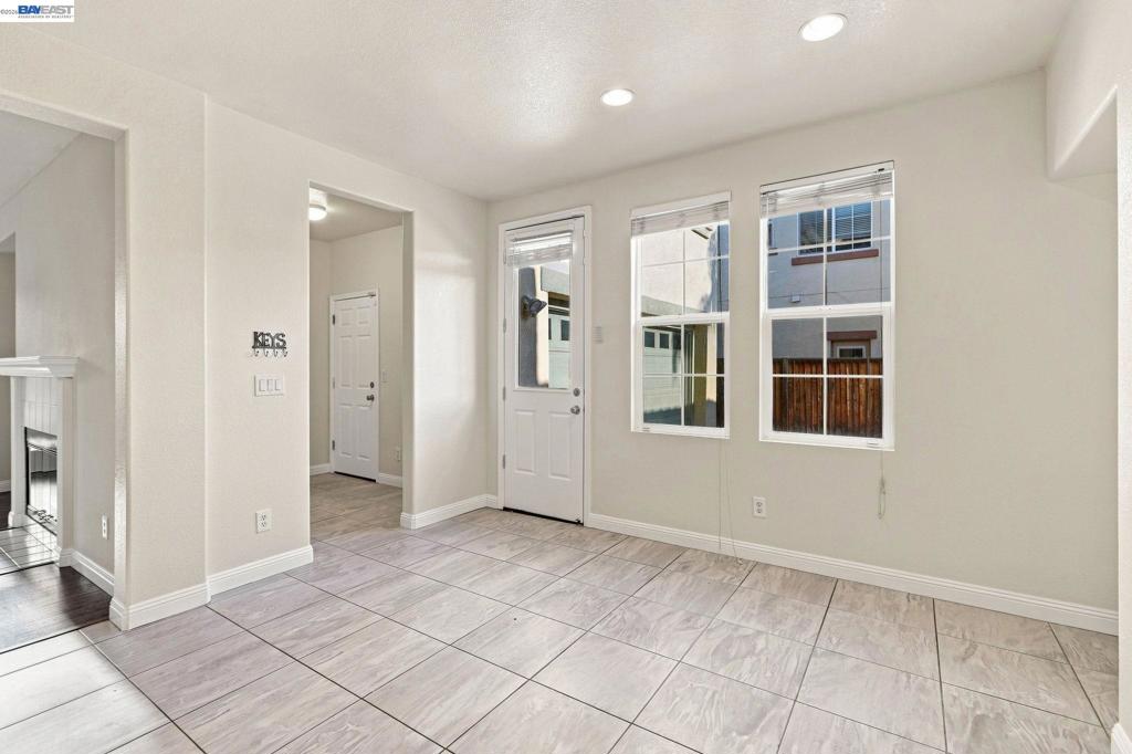 565 Presidio Pl Property Photo 18