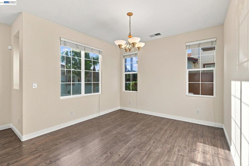 565 Presidio Pl Property Photo 22
