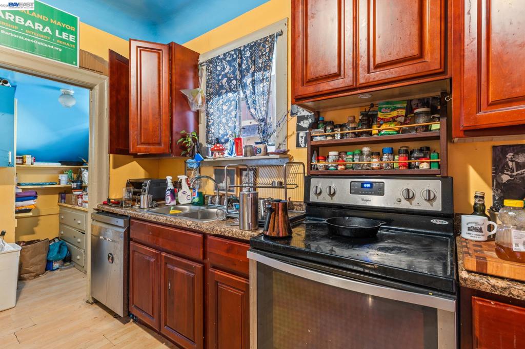 3856 West St Property Photo 9