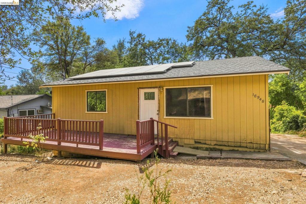 18948 North Drive Property Photo 1