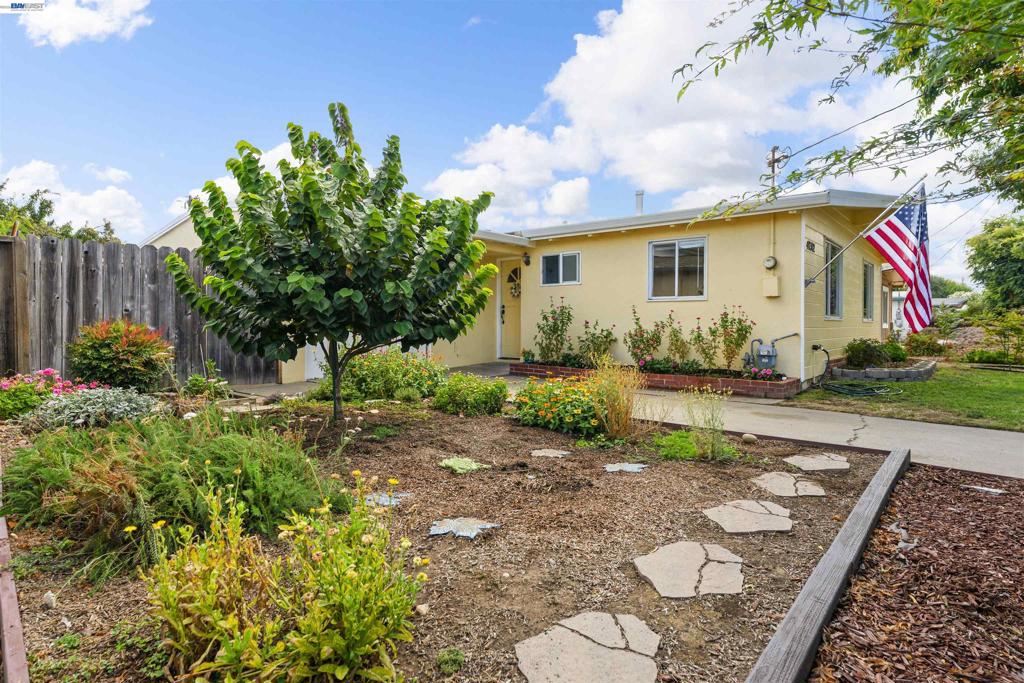 40302 Condon St Property Photo 6