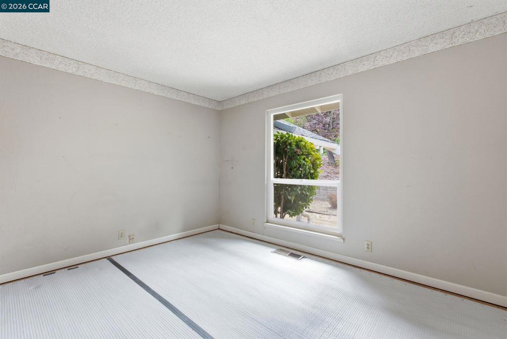220 Hemme Ave Property Photo 17