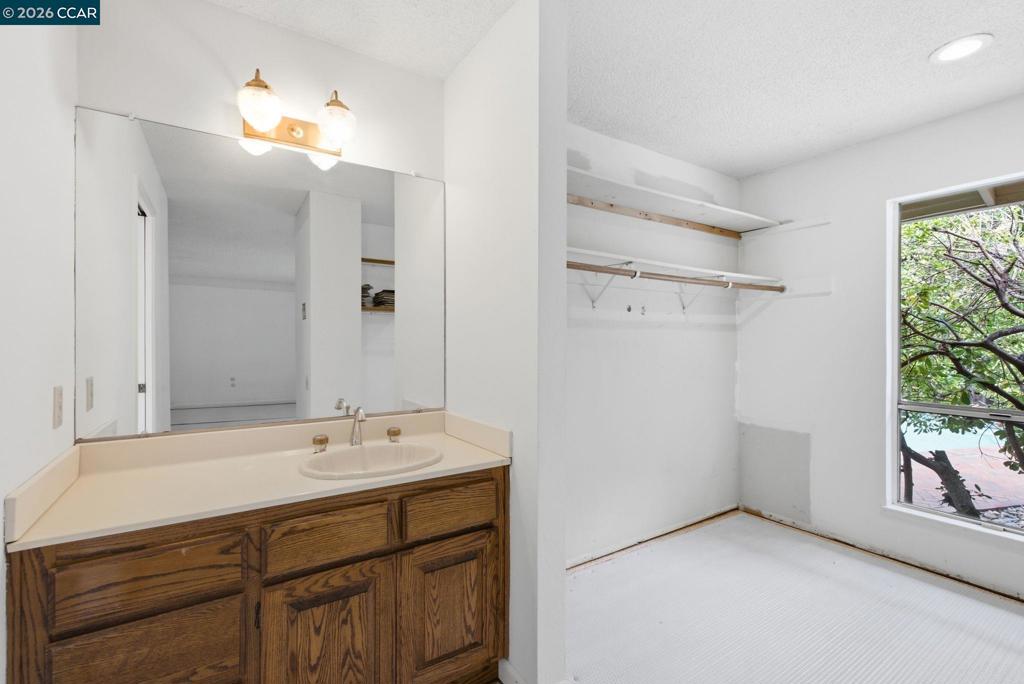 220 Hemme Ave Property Photo 27