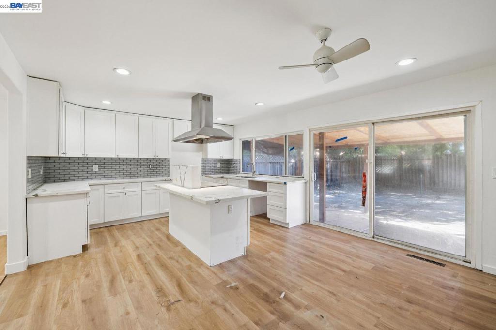1712 Morrill Ave Property Photo 11