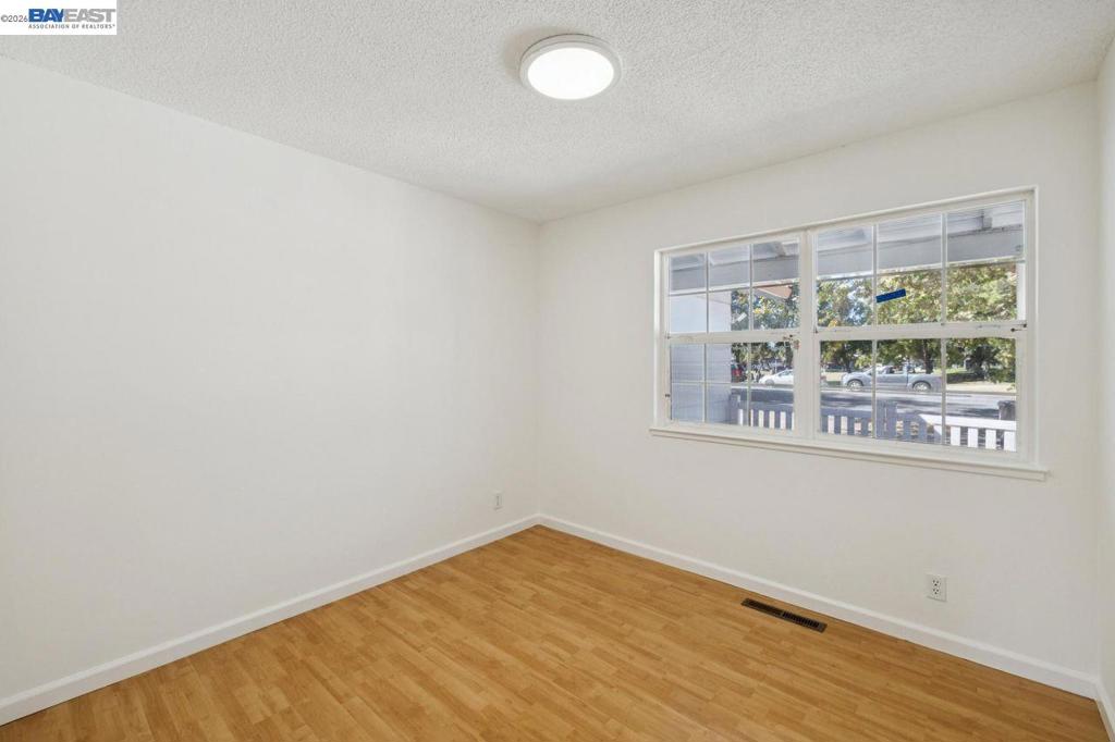 1712 Morrill Ave Property Photo 21