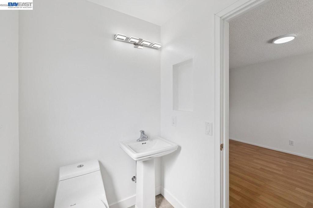 1712 Morrill Ave Property Photo 24