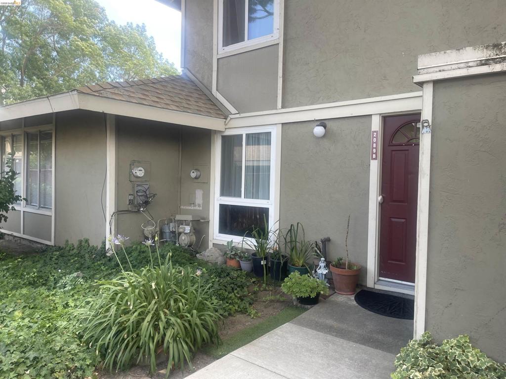 2089 Olivera Rd B Property Photo 1